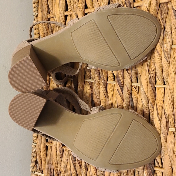 LC Conrad Adventurine Heels - Picture 3 of 3